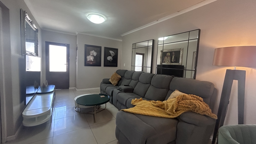 3 Bedroom Property for Sale in Parklands North Western Cape